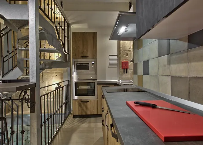 Chateau La Vallette - St. Elmo *